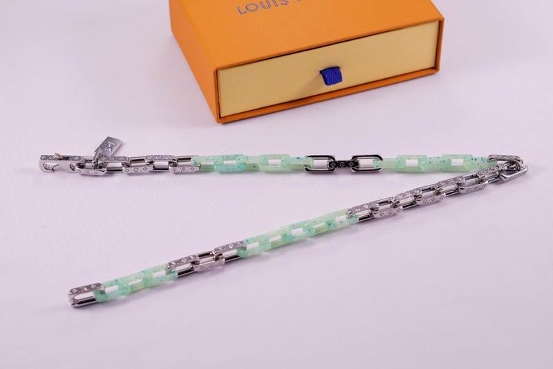 LV Suits 03lyr20 (6)