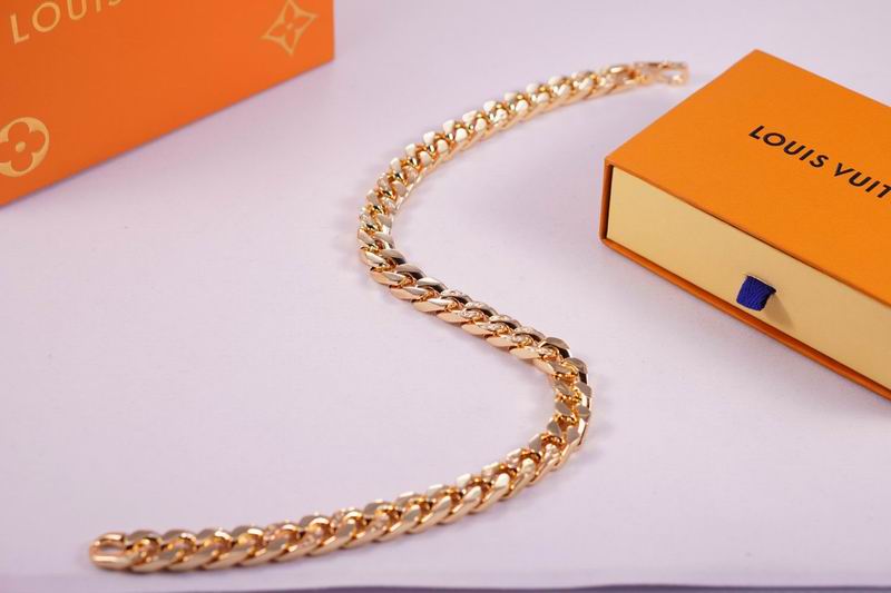 LV Suits 03lyr24 (3)