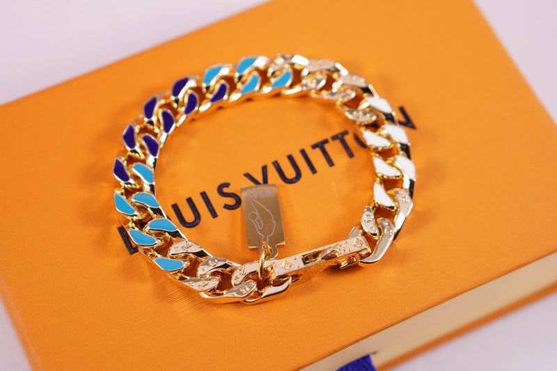 LV Suits 03lyr25 (4)