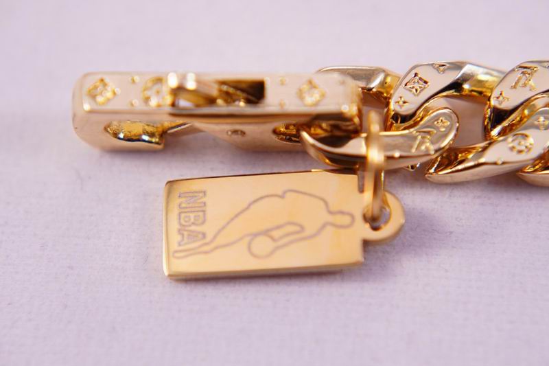 LV Suits 03lyr25 (6)