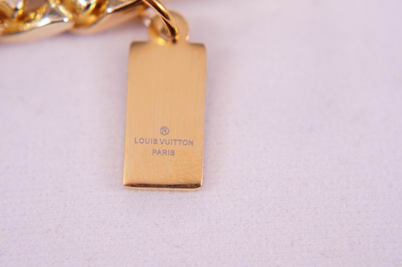 LV Suits 03lyr25 (7)