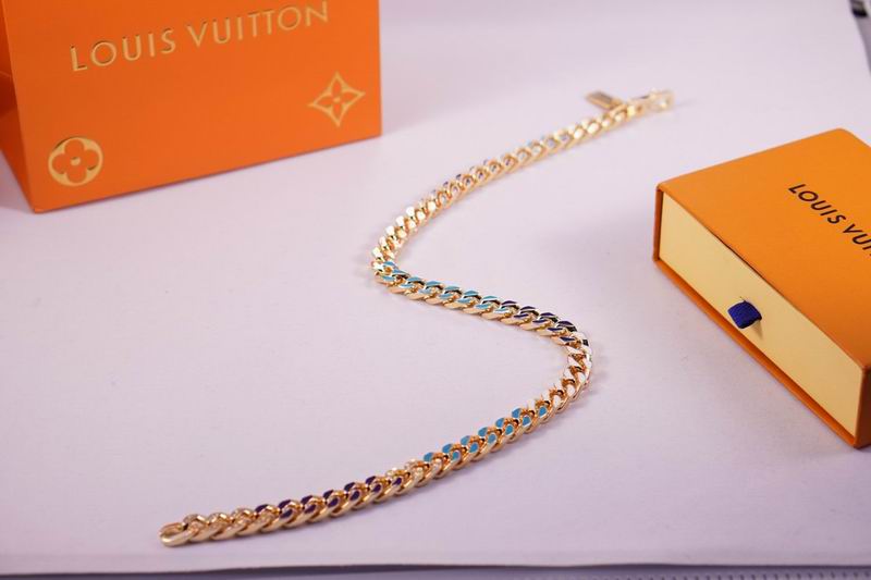 LV Suits 03lyr26 (3)