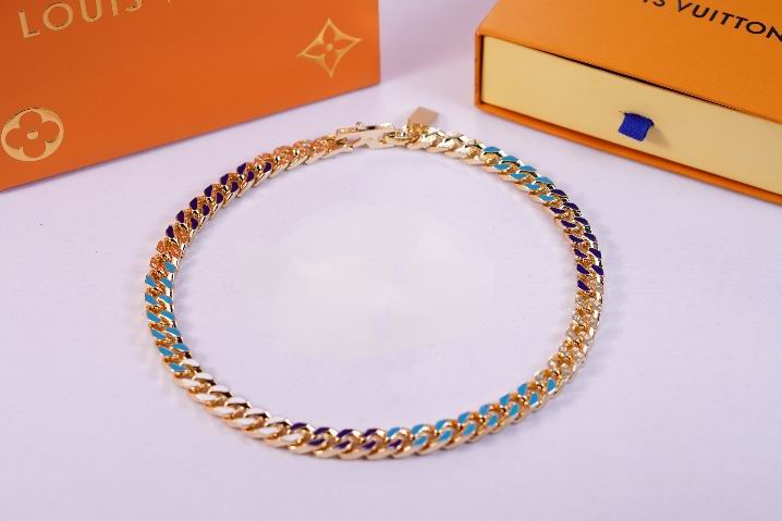 LV Suits 03lyr26 (4)