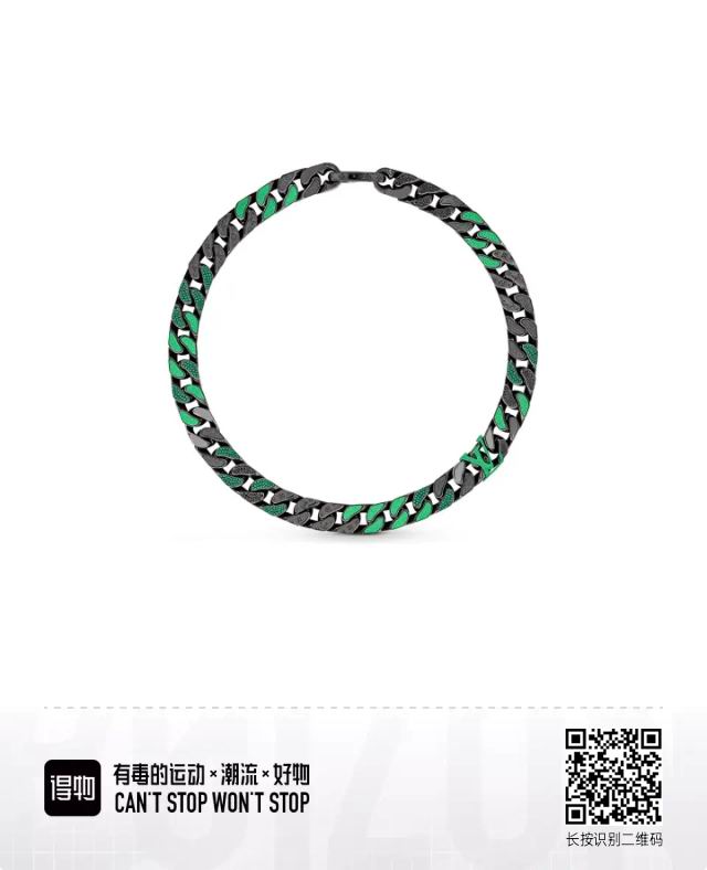 LV Suits 03lyr27 (1)