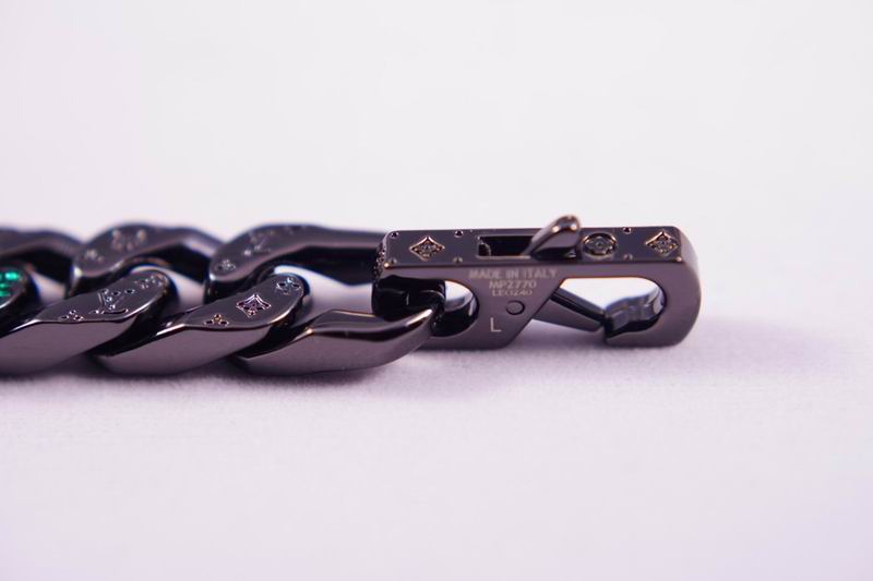 LV Suits 03lyr27 (7)