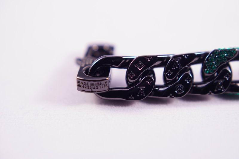 LV Suits 03lyr27 (8)