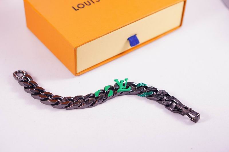 LV Suits 03lyr28 (4)