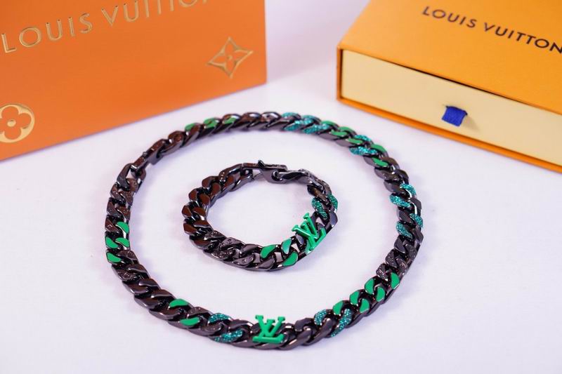 LV Suits 03lyr28 (6)