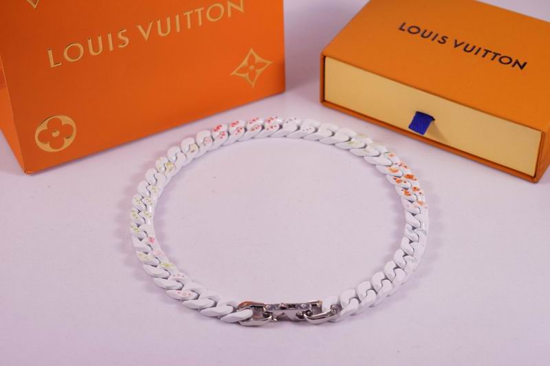 LV Suits 03lyr31 (5)