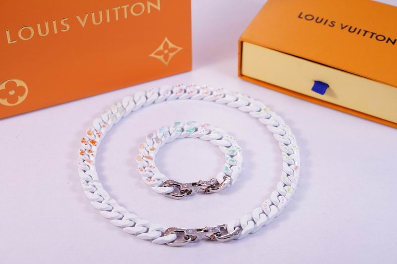 LV Suits 03lyr31 (6)