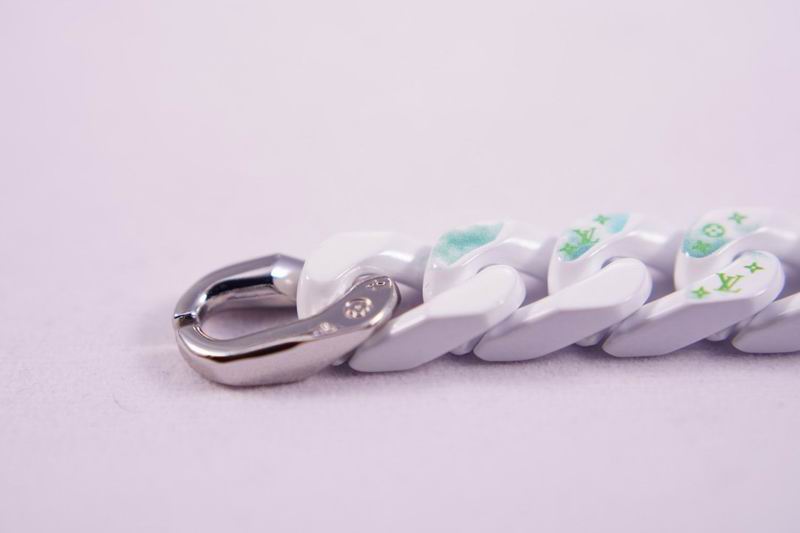 LV Suits 03lyr31 (8)