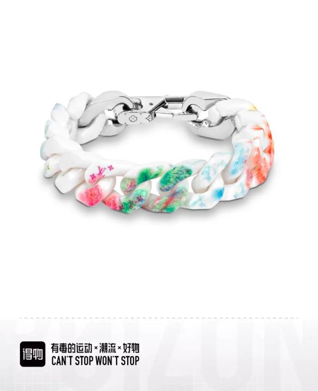 LV Suits 03lyr32 (1)