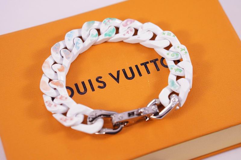 LV Suits 03lyr32 (5)