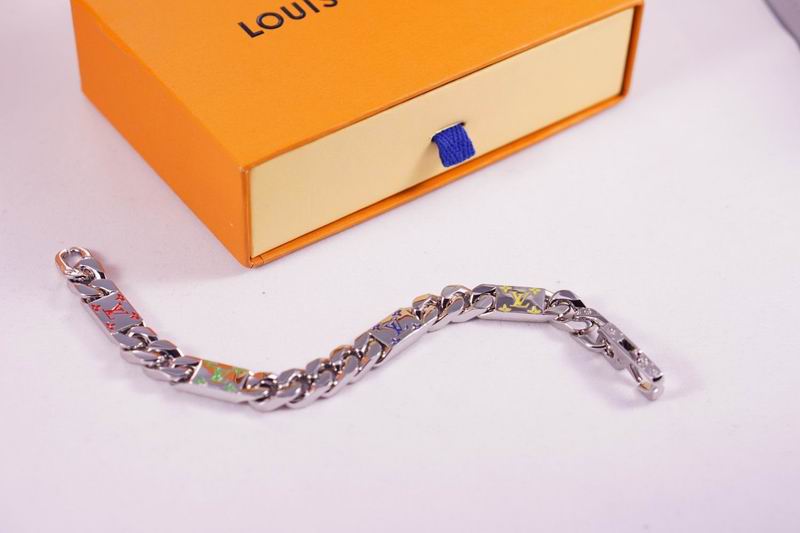 LV Suits 03lyr35 (4)