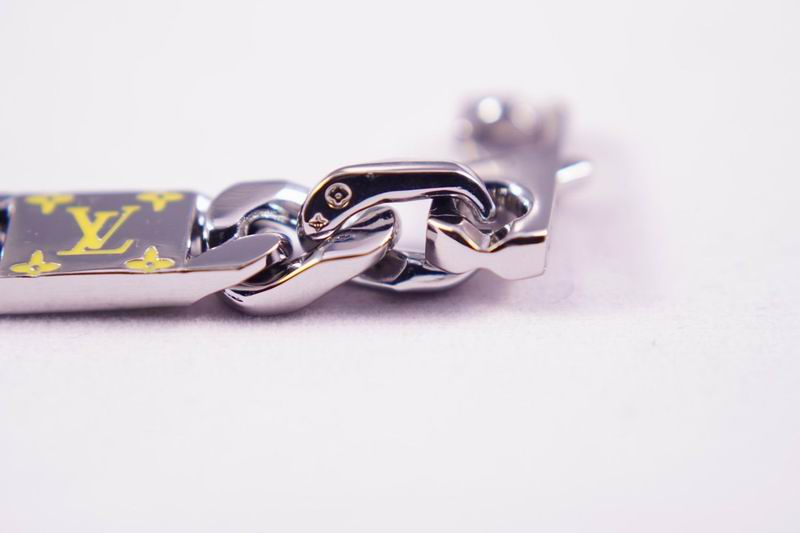 LV Suits 03lyr36 (8)