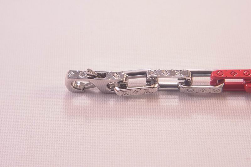 LV Suits 03lyr38 (7)