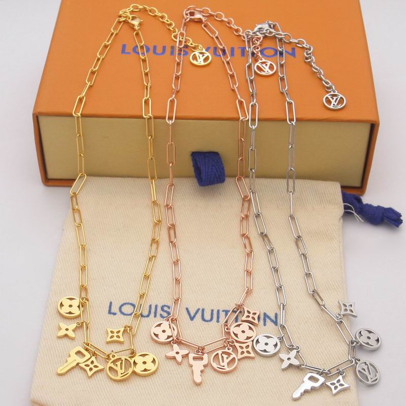 LV Suits 03lyr41 (4)