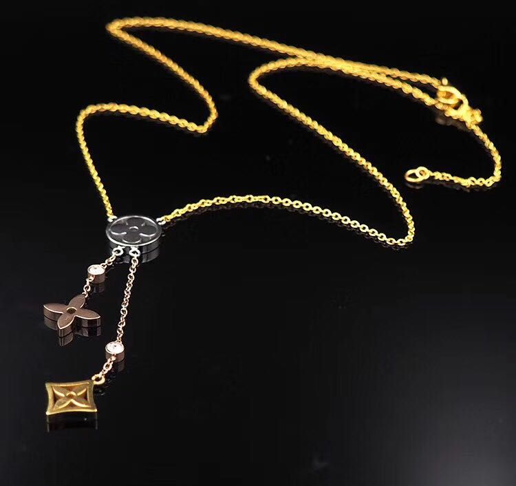 LV Suits 03lyr45 (4)