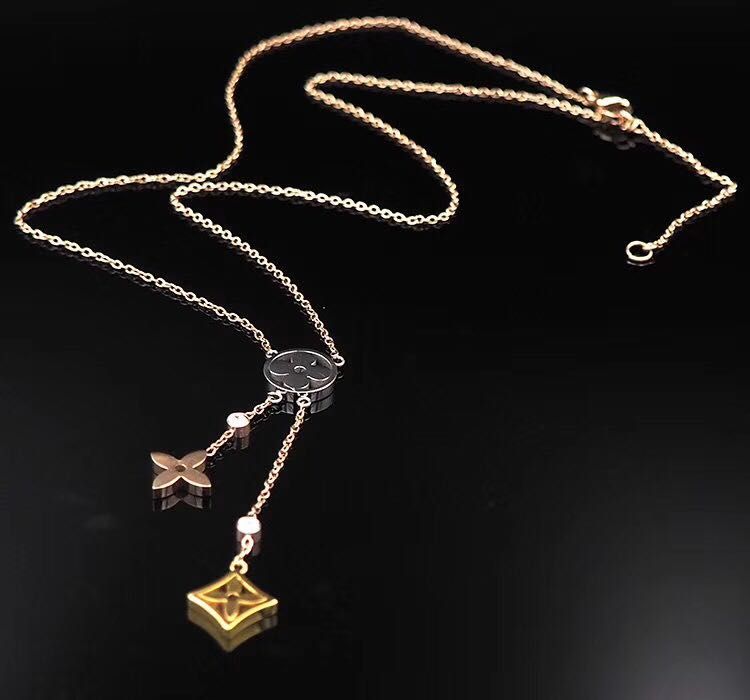 LV Suits 03lyr45 (5)