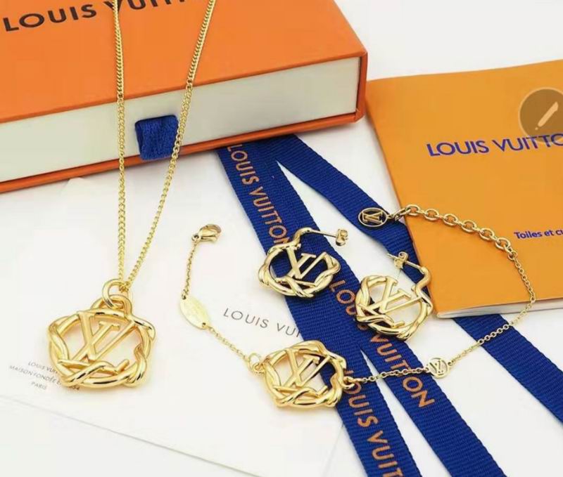 LV Suits 03lyr47 (1)