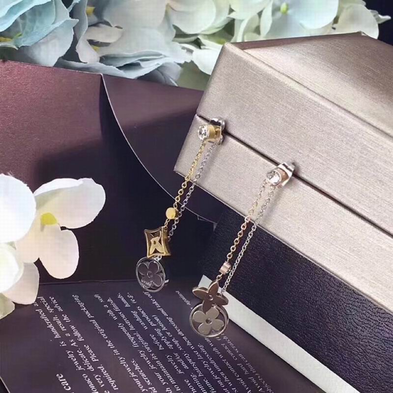 LV Suits 03lyr47 (5)