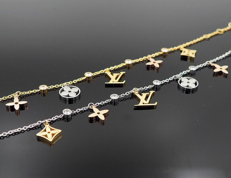 LV Suits 03lyr47 (6)