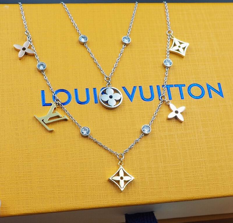 LV Suits 03lyr47 (7)