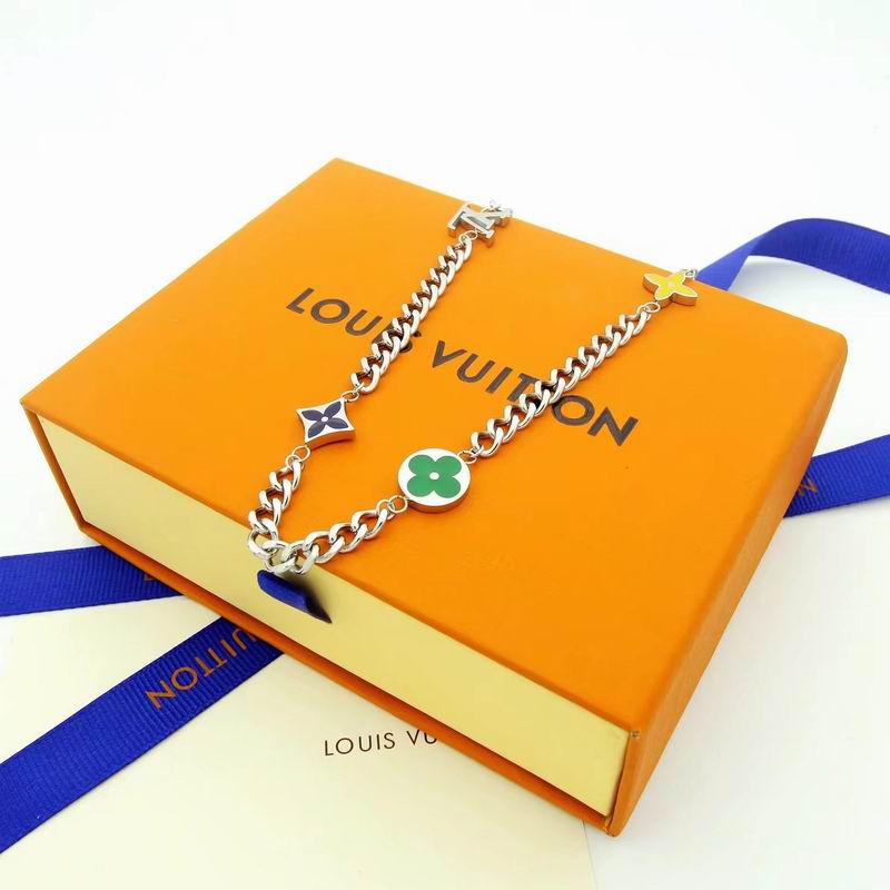 LV Suits 03lyr51 (8)