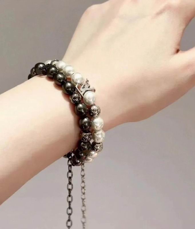 LV Suits 03lyr58 (8)