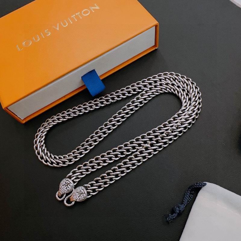 LV Suits 03lyr60 (8)