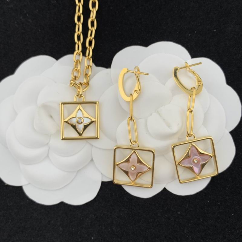 LV Suits 03lyr61 (2)