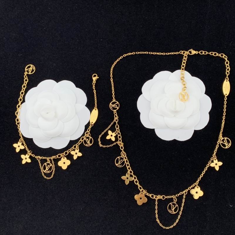 LV Suits 03lyr62 (2)