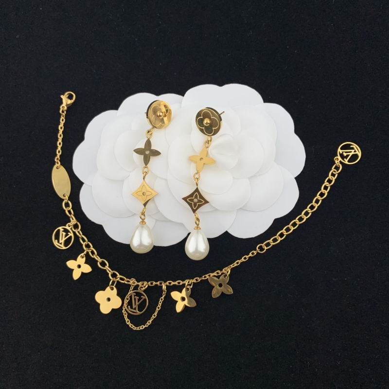 LV Suits 03lyr62 (3)