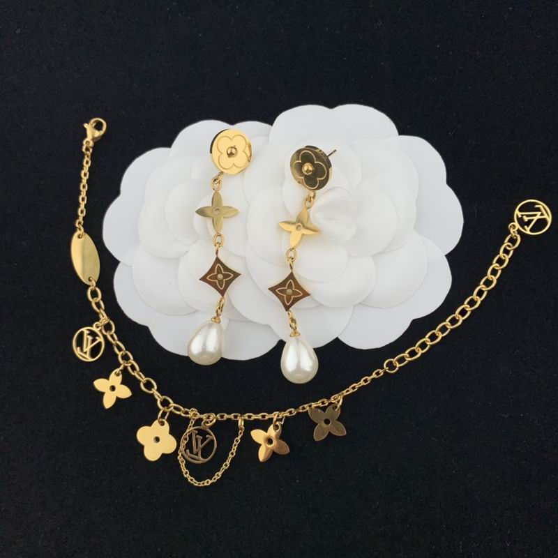 LV Suits 03lyr62 (4)