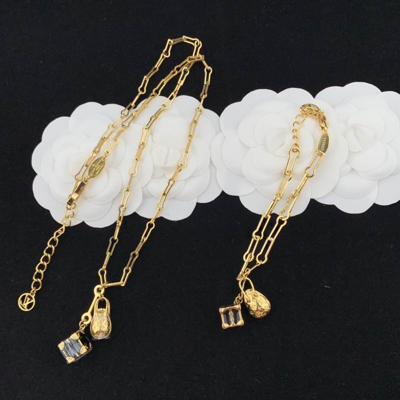 LV Suits 03lyr63 (3)