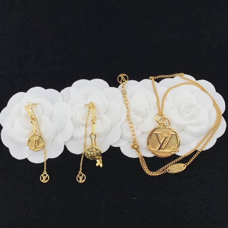 LV Suits 03lyr64 (3)