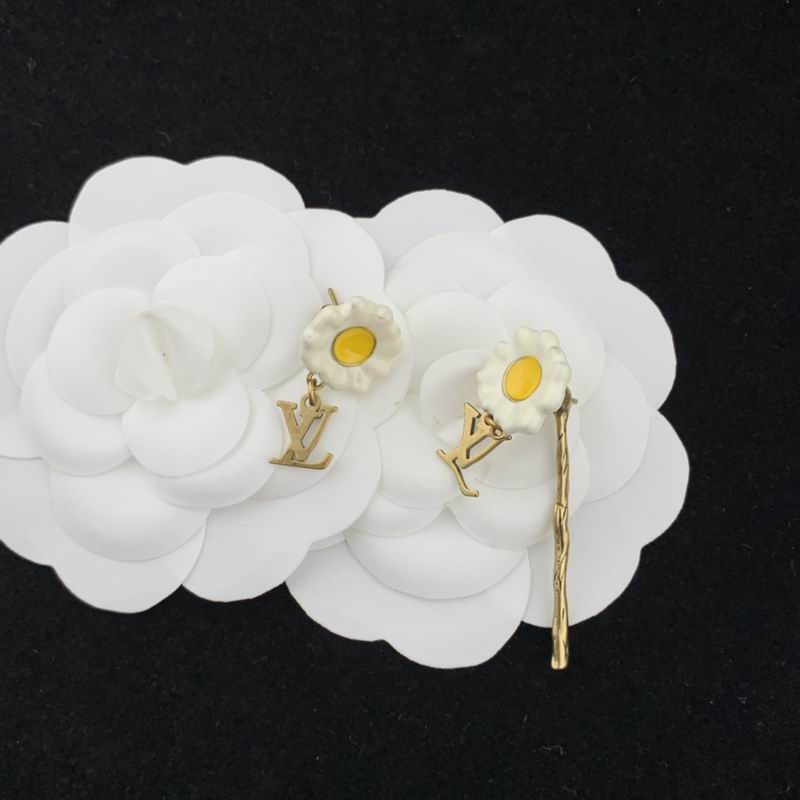 LV Suits 03lyr65 (5)