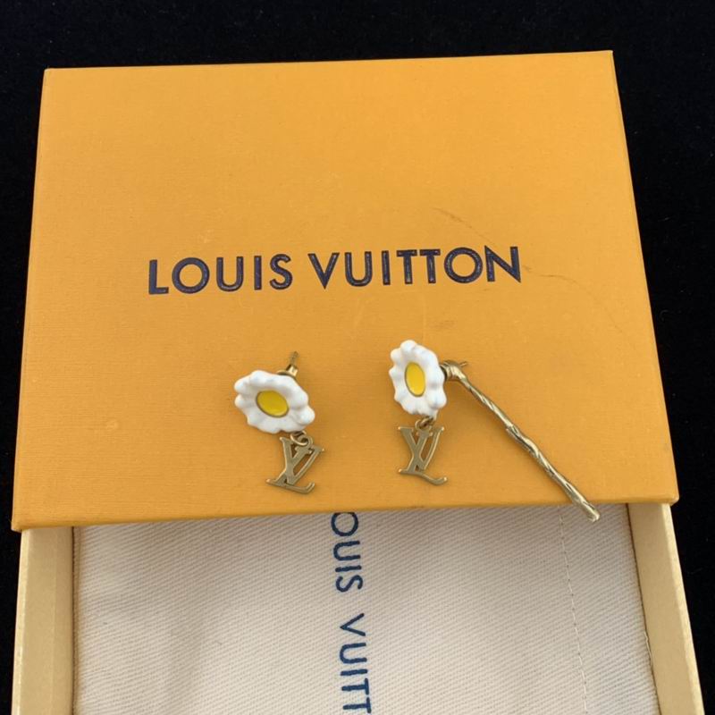 LV Suits 03lyr65 (7)