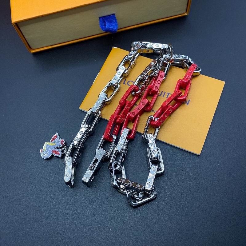 LV Suits 03lyr69 (8)