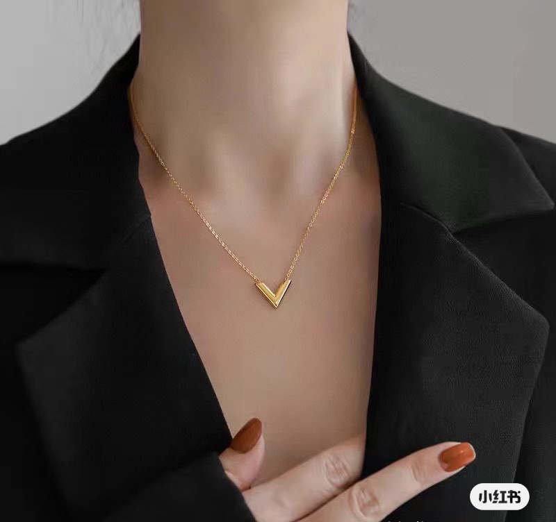 LV Suits 03lyr71 (4)