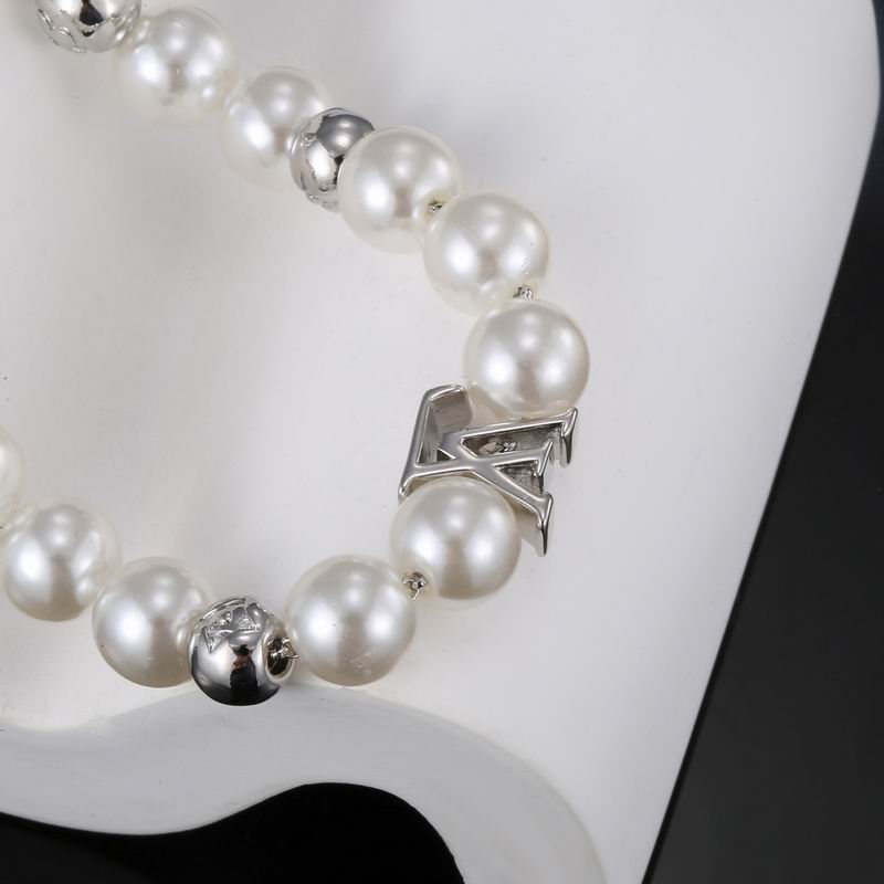 LV Suits 03lyr72 (7)