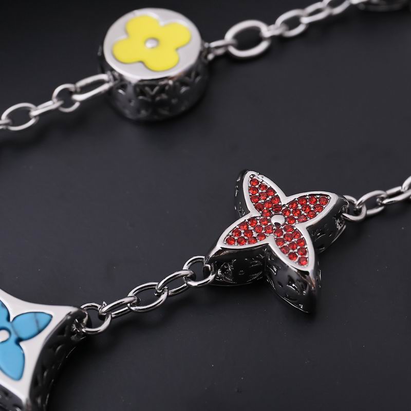 LV Suits 03lyr75 (3)