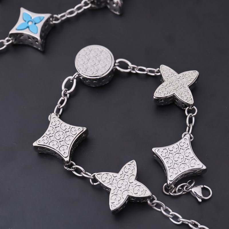 LV Suits 03lyr75 (6)