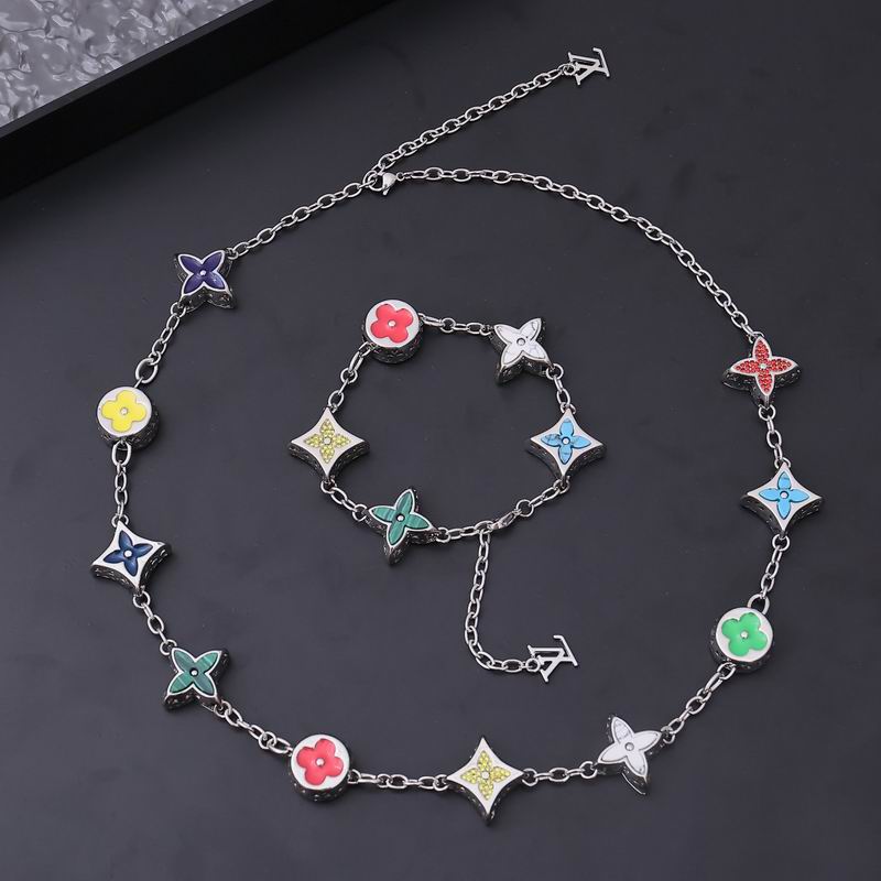 LV Suits 03lyr75 (9)