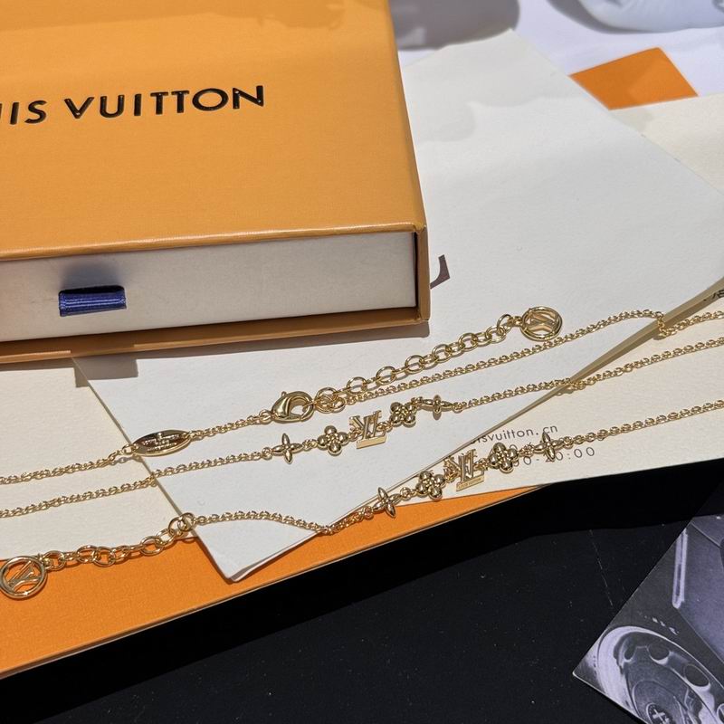 LV Suits 03lyr76 (5)