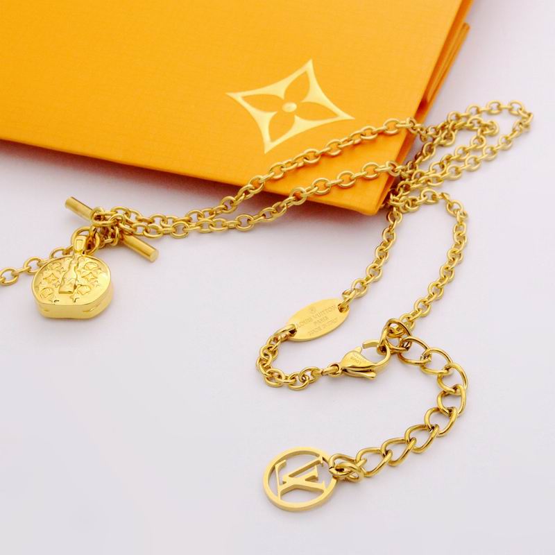 LV Suits 03lyr77 (3)