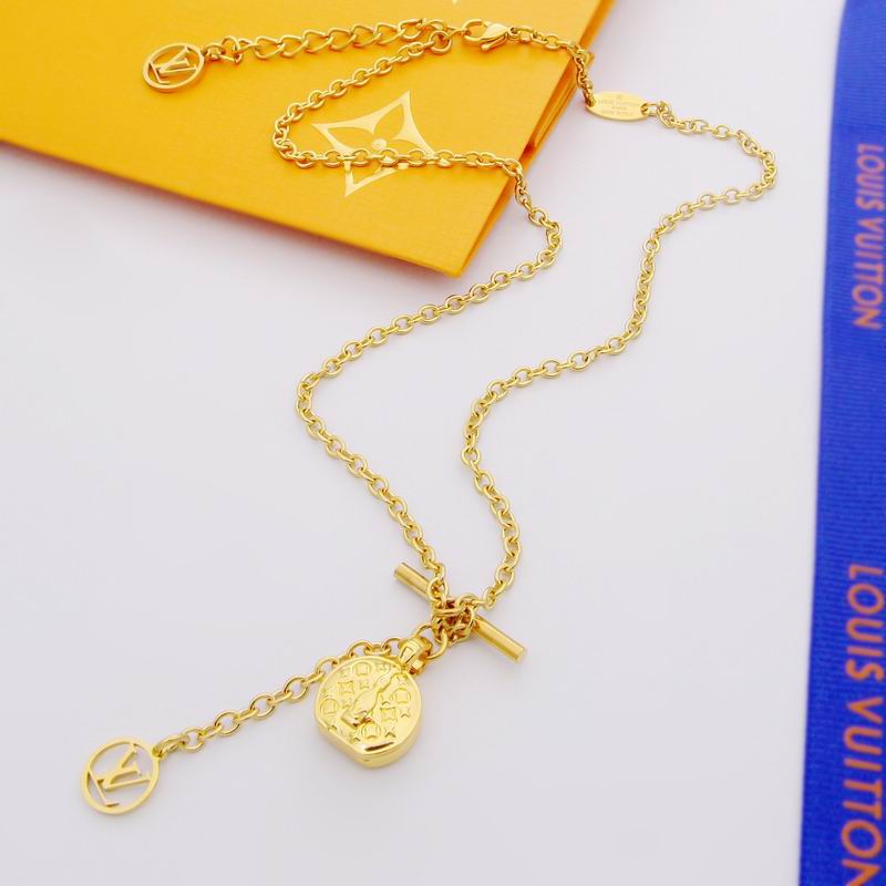 LV Suits 03lyr77 (4)