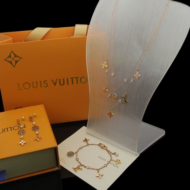 LV Suits 03lyr78 (1)