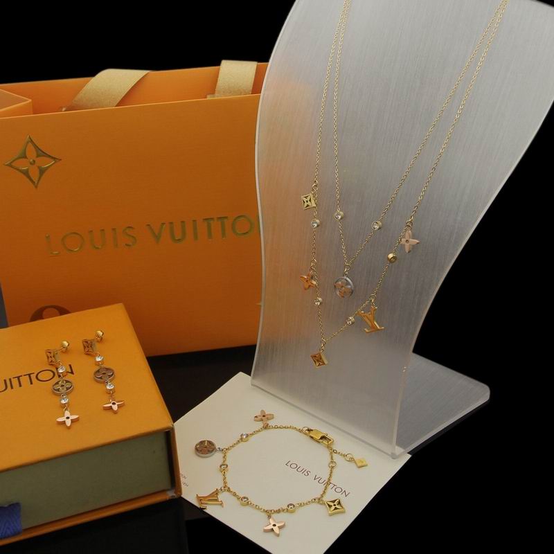 LV Suits 03lyr78 (2)