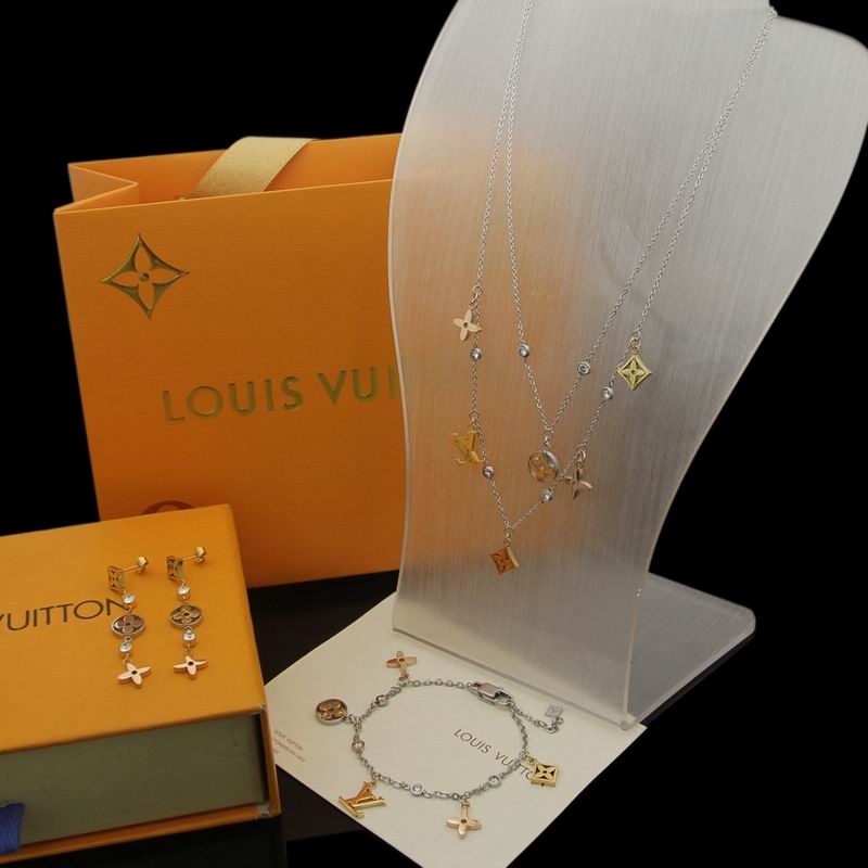 LV Suits 03lyr78 (3)